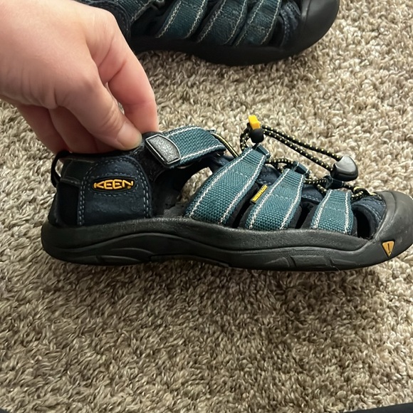 Keen big Kids' Newport H2 teal and black outdoor sandal size 2 - Picture 11 of 14